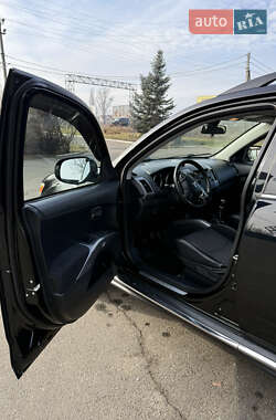 Внедорожник / Кроссовер Mitsubishi Outlander 2010 в 