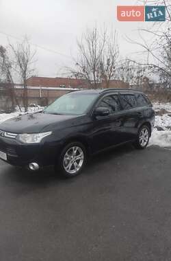 Внедорожник / Кроссовер Mitsubishi Outlander 2013 в Чернигове