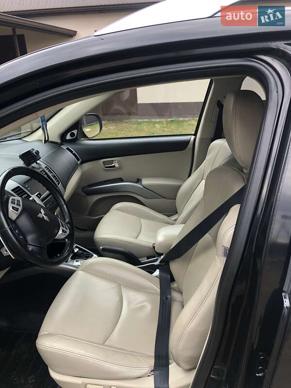 Внедорожник / Кроссовер Mitsubishi Outlander 2010 в Ратным фото 12 Внедорожник / Кроссовер Mitsubishi Outlander 2010 в Ратным