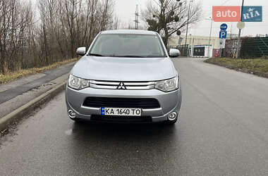 Внедорожник / Кроссовер Mitsubishi Outlander 2014 в Киеве