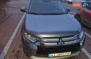 Внедорожник / Кроссовер Mitsubishi Outlander 2016 в Боярке