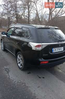 Внедорожник / Кроссовер Mitsubishi Outlander 2013 в Чернигове