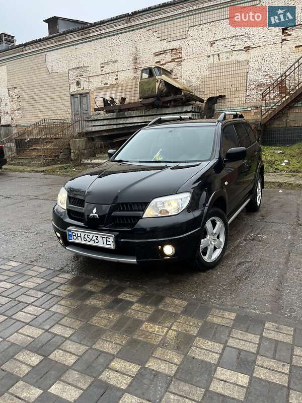 Внедорожник / Кроссовер Mitsubishi Outlander 2007 в 