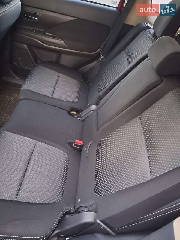 Внедорожник / Кроссовер Mitsubishi Outlander 2018 в Киеве