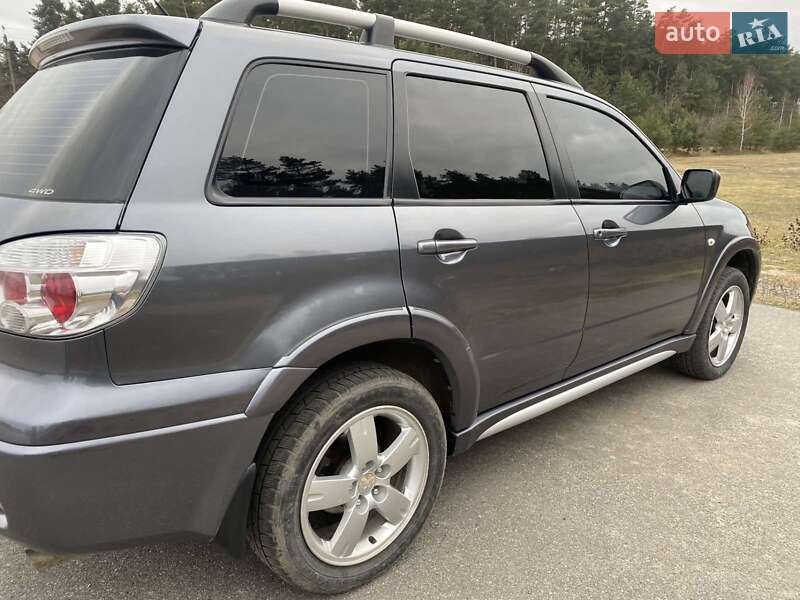 Внедорожник / Кроссовер Mitsubishi Outlander 2007 в Калиновке