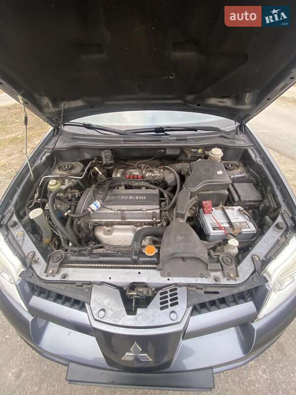 Внедорожник / Кроссовер Mitsubishi Outlander 2007 в Калиновке