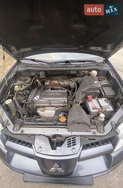 Внедорожник / Кроссовер Mitsubishi Outlander 2007 в 