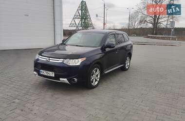 Позашляховик / Кросовер Mitsubishi Outlander 2014 в Києві