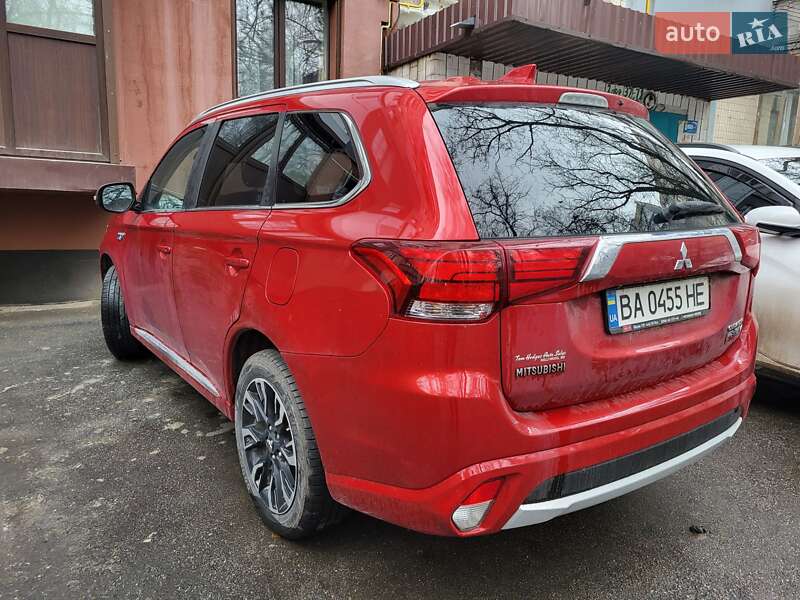 Позашляховик / Кросовер Mitsubishi Outlander 2018 в Кропивницькому
