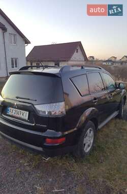 Внедорожник / Кроссовер Mitsubishi Outlander 2010 в 