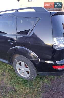 Внедорожник / Кроссовер Mitsubishi Outlander 2010 в 