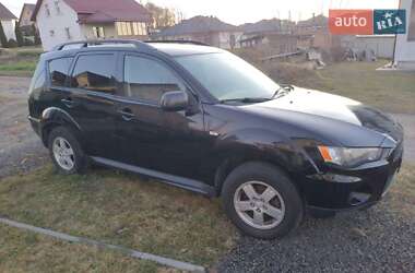 Внедорожник / Кроссовер Mitsubishi Outlander 2010 в 
