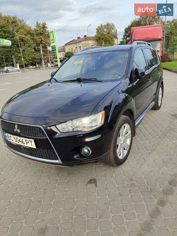 Внедорожник / Кроссовер Mitsubishi Outlander 2009 в 