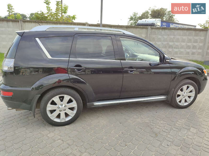 Внедорожник / Кроссовер Mitsubishi Outlander 2009 в Стрые