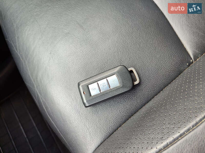 Внедорожник / Кроссовер Mitsubishi Outlander 2009 в Стрые