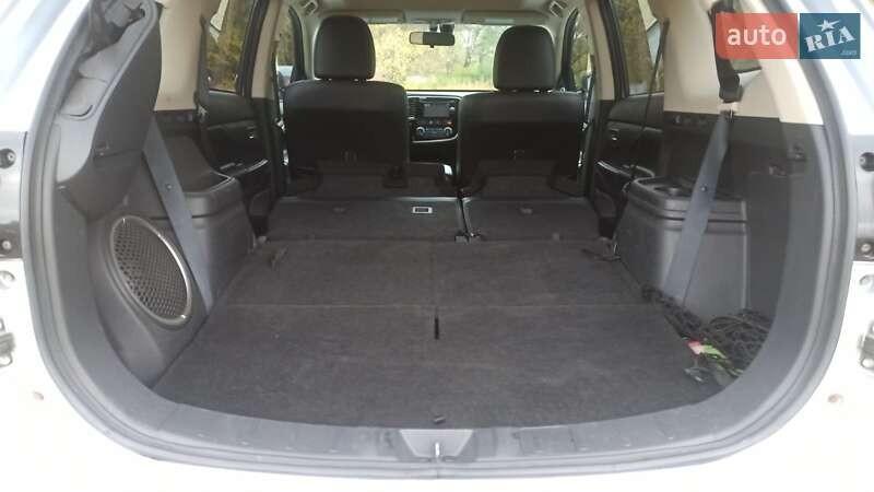 Позашляховик / Кросовер Mitsubishi Outlander 2013 в Полтаві фото 29 Позашляховик / Кросовер Mitsubishi Outlander 2013 в Полтаві