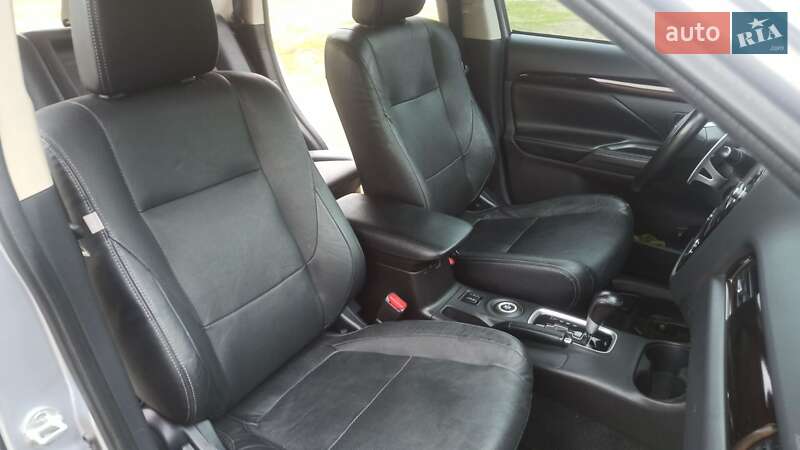 Позашляховик / Кросовер Mitsubishi Outlander 2013 в Полтаві фото 19 Позашляховик / Кросовер Mitsubishi Outlander 2013 в Полтаві