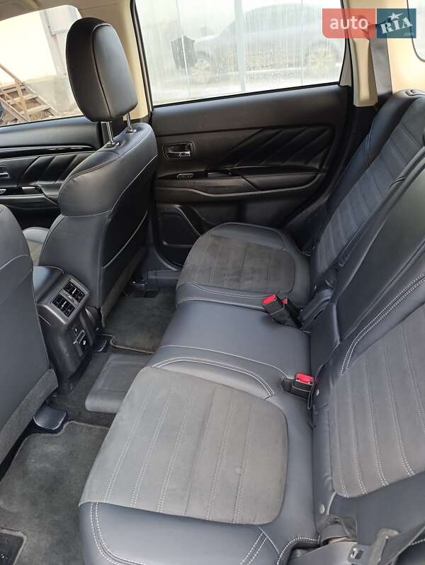 Позашляховик / Кросовер Mitsubishi Outlander 2020 в Дніпрі