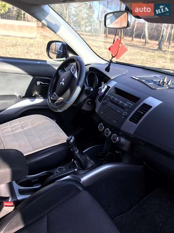 Внедорожник / Кроссовер Mitsubishi Outlander 2010 в Самборе