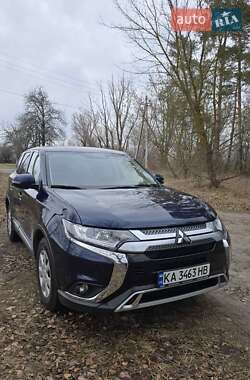 Позашляховик / Кросовер Mitsubishi Outlander 2021 в Борисполі