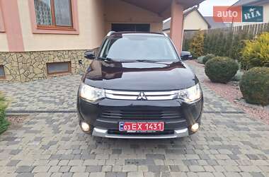 Внедорожник / Кроссовер Mitsubishi Outlander 2015 в Луцке