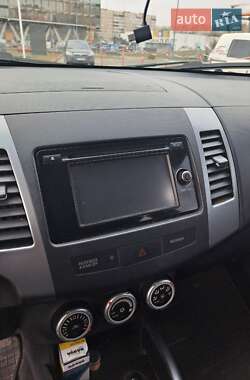 Внедорожник / Кроссовер Mitsubishi Outlander 2008 в 
