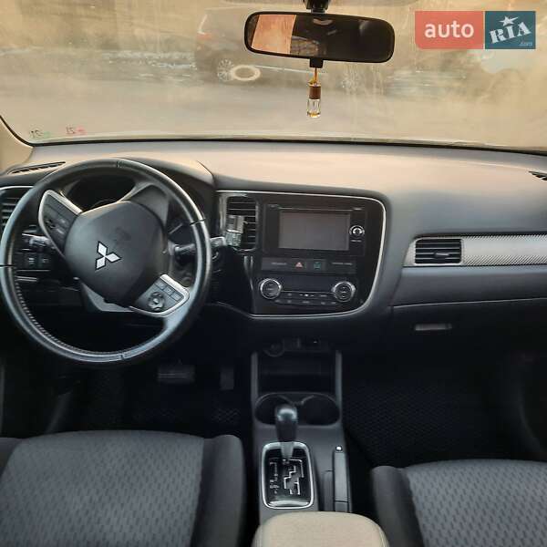 Позашляховик / Кросовер Mitsubishi Outlander 2013 в Полтаві
