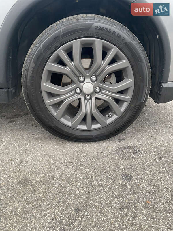 Внедорожник / Кроссовер Mitsubishi Outlander 2018 в Запорожье