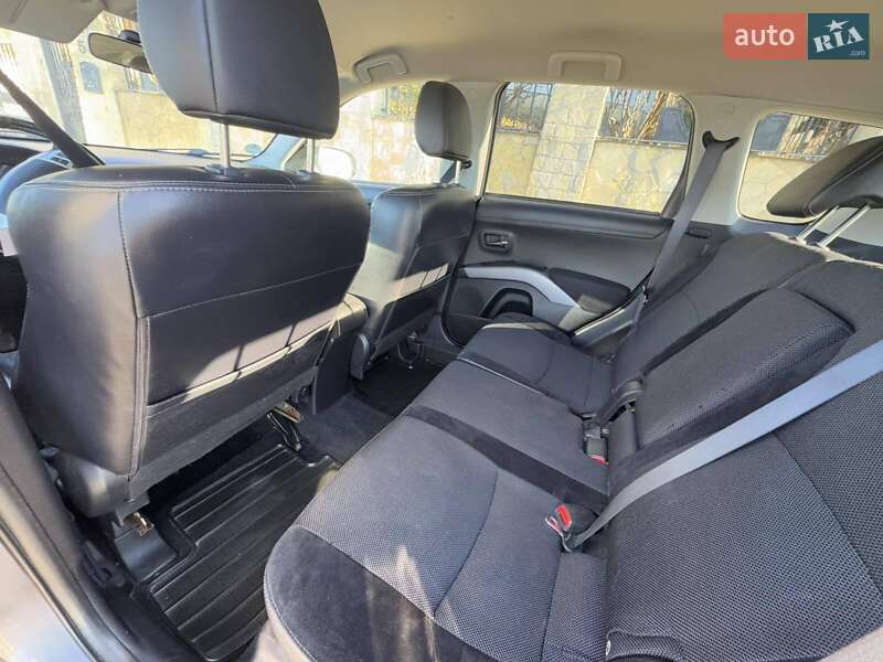 Внедорожник / Кроссовер Mitsubishi Outlander 2010 в Тернополе