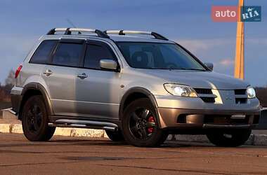 Внедорожник / Кроссовер Mitsubishi Outlander 2006 в Мене