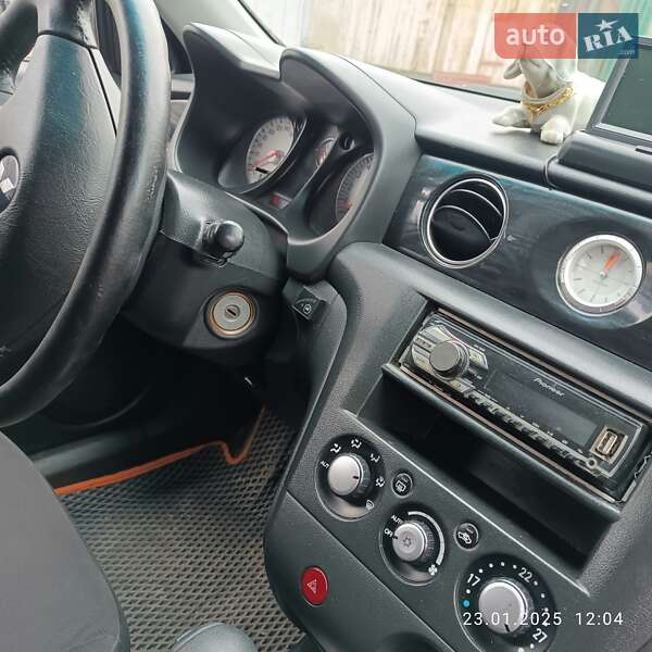 Внедорожник / Кроссовер Mitsubishi Outlander 2004 в Одессе