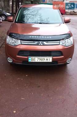 Внедорожник / Кроссовер Mitsubishi Outlander 2013 в Кривом Роге