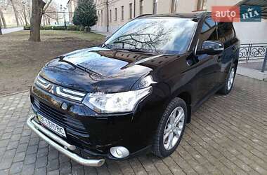 Внедорожник / Кроссовер Mitsubishi Outlander 2012 в Николаеве