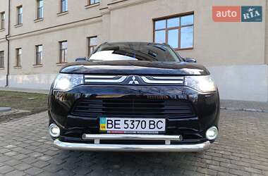 Внедорожник / Кроссовер Mitsubishi Outlander 2012 в Николаеве