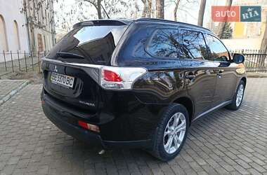 Внедорожник / Кроссовер Mitsubishi Outlander 2012 в Николаеве