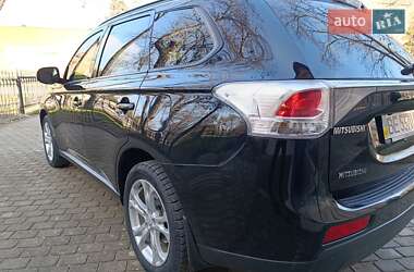 Внедорожник / Кроссовер Mitsubishi Outlander 2012 в Николаеве