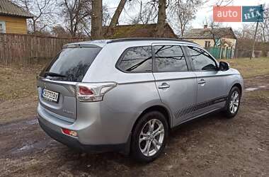 Внедорожник / Кроссовер Mitsubishi Outlander 2012 в Чернигове