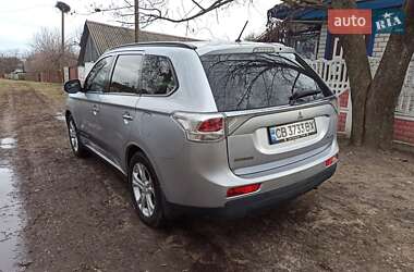 Внедорожник / Кроссовер Mitsubishi Outlander 2012 в Чернигове