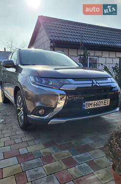 Внедорожник / Кроссовер Mitsubishi Outlander 2018 в Ромнах