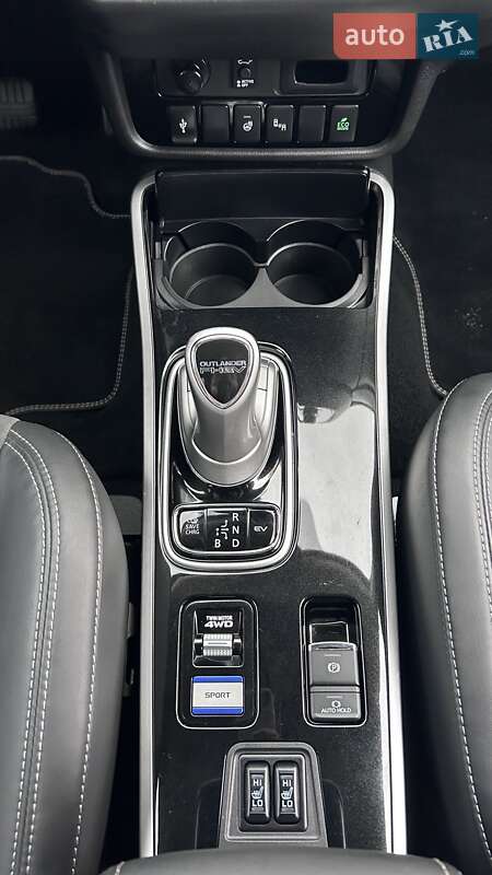 Внедорожник / Кроссовер Mitsubishi Outlander 2019 в Львове