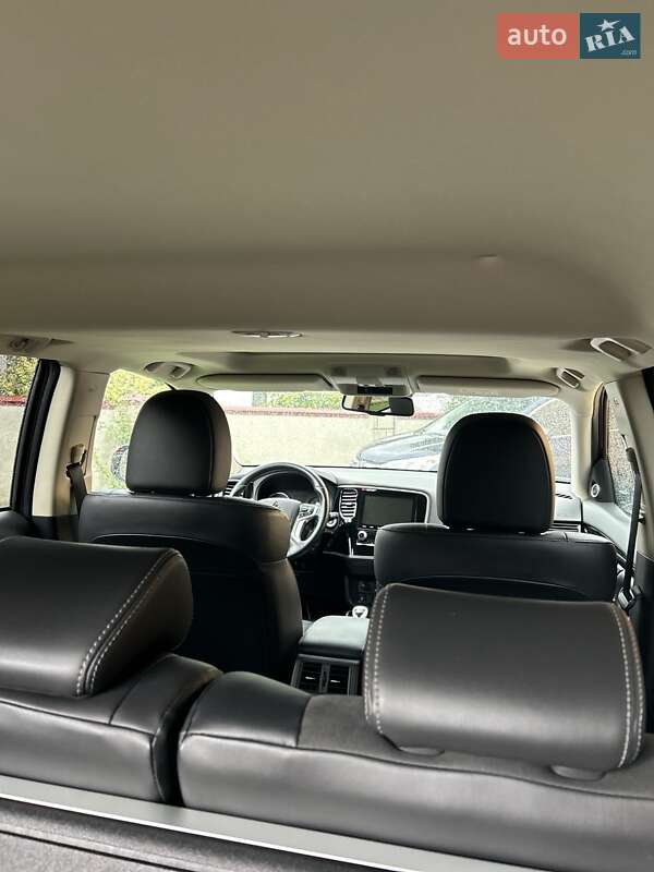 Внедорожник / Кроссовер Mitsubishi Outlander 2019 в Львове