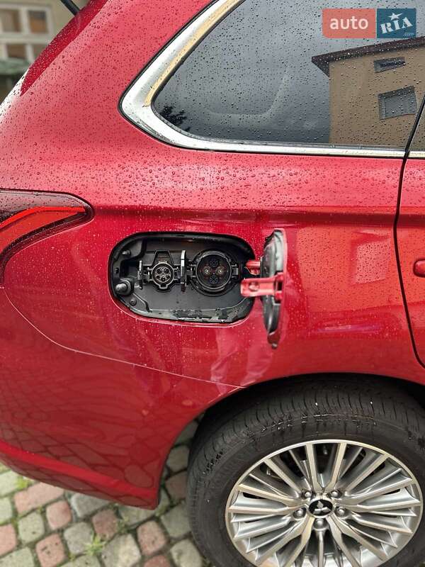 Внедорожник / Кроссовер Mitsubishi Outlander 2019 в Львове