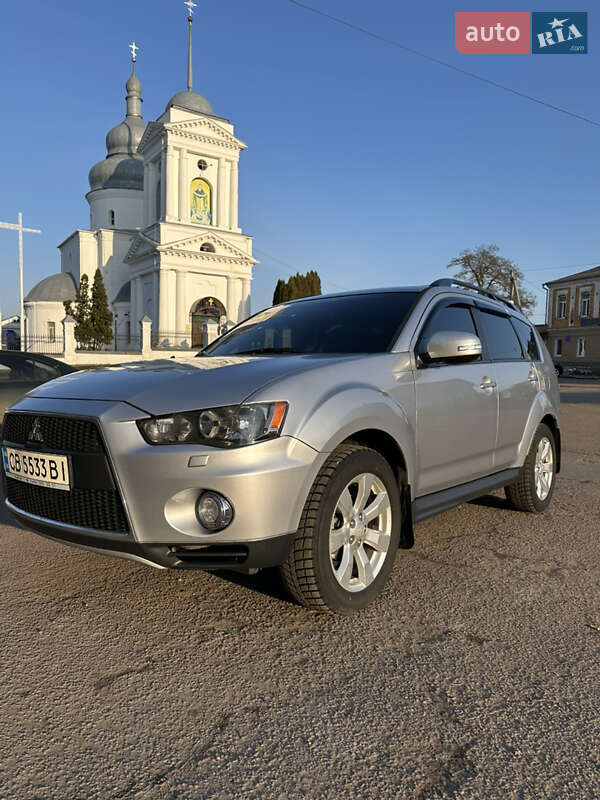 Внедорожник / Кроссовер Mitsubishi Outlander 2011 в Нежине