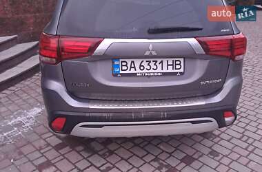 Внедорожник / Кроссовер Mitsubishi Outlander 2019 в Кропивницком