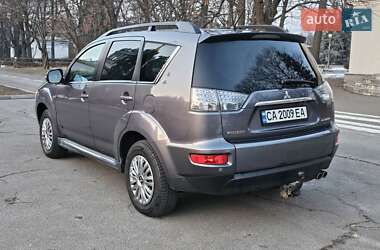 Внедорожник / Кроссовер Mitsubishi Outlander 2011 в Киеве