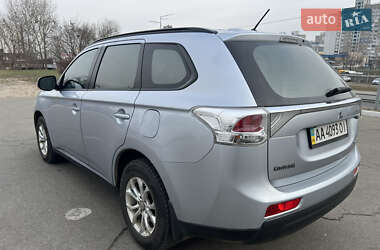 Внедорожник / Кроссовер Mitsubishi Outlander 2013 в Киеве