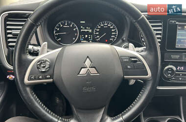 Внедорожник / Кроссовер Mitsubishi Outlander 2013 в Киеве