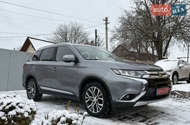 Внедорожник / Кроссовер Mitsubishi Outlander 2017 в Ровно