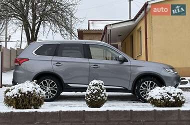 Внедорожник / Кроссовер Mitsubishi Outlander 2017 в Ровно