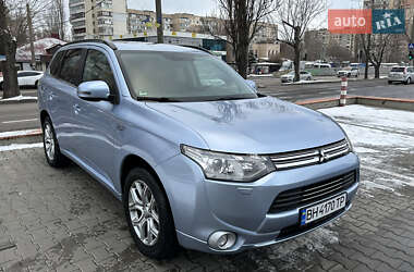 Позашляховик / Кросовер Mitsubishi Outlander 2013 в Одесі